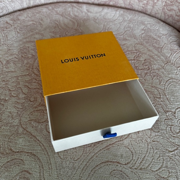 Louis Vuitton Gift Box and Receipt Holder Set with Ribbons - Picture 2 of 14